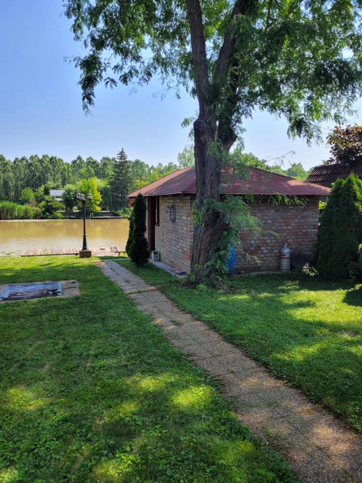 Beni Nyaralo Bekesszentandras Exterior foto